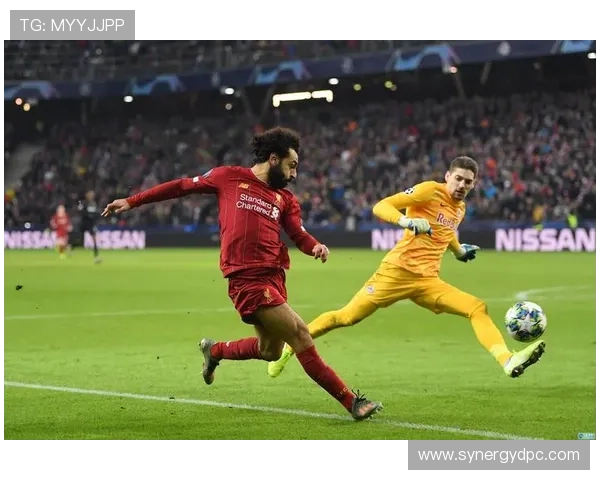 亨德森赛场表现引发热议，比赛强度对球队战术调整影响分析