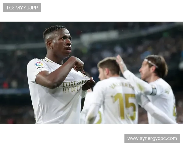 维尼修斯与历史顶级边锋对比：是否已进入世界级行列