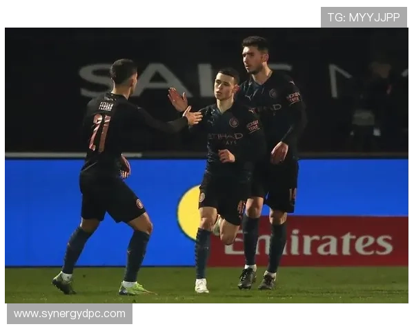 福登 vs 伊涅斯塔:小技术运用与控球细腻度对比 福登 vs 伊涅斯塔:小技术运用与控球细腻度对比