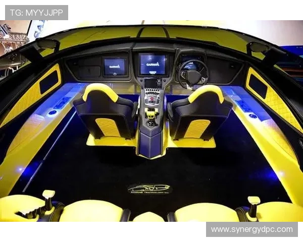 皮克退役后天天晒豪车游艇，前队友还在踢球还房贷